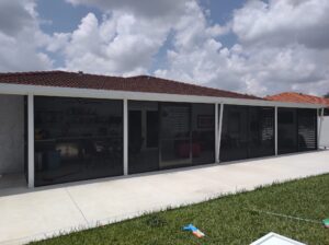 Energy-efficient aluminum insulated pergola for Miami's hot and humid climate.